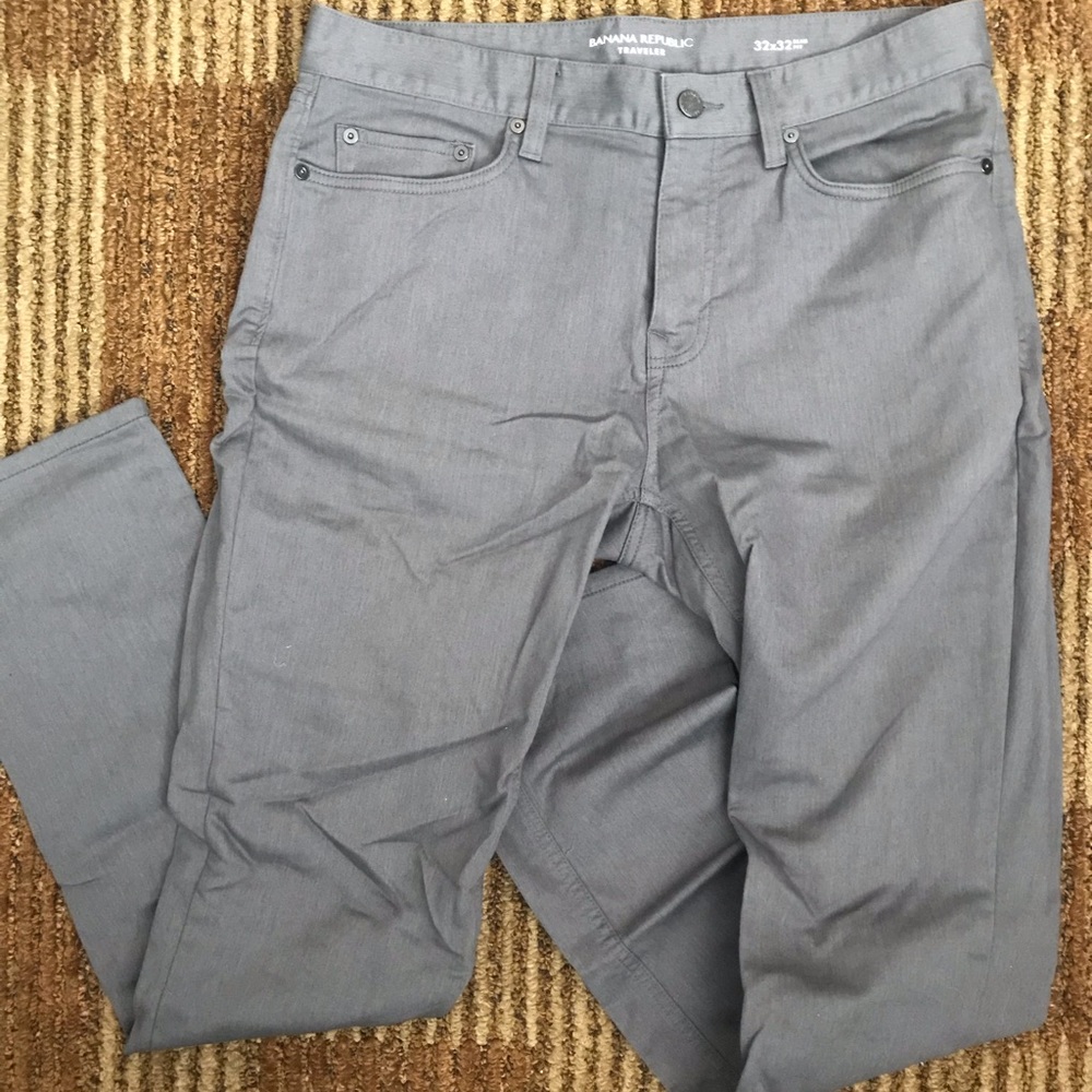 Banana Republic traveler pants gray